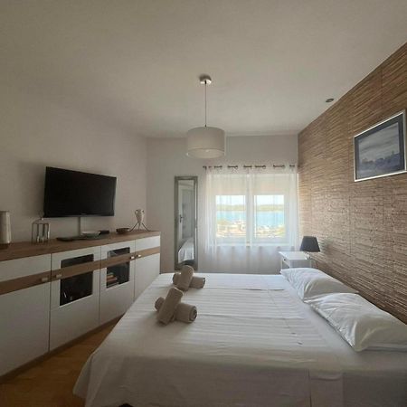 Apartment Arena Akvileja Pula Luaran gambar